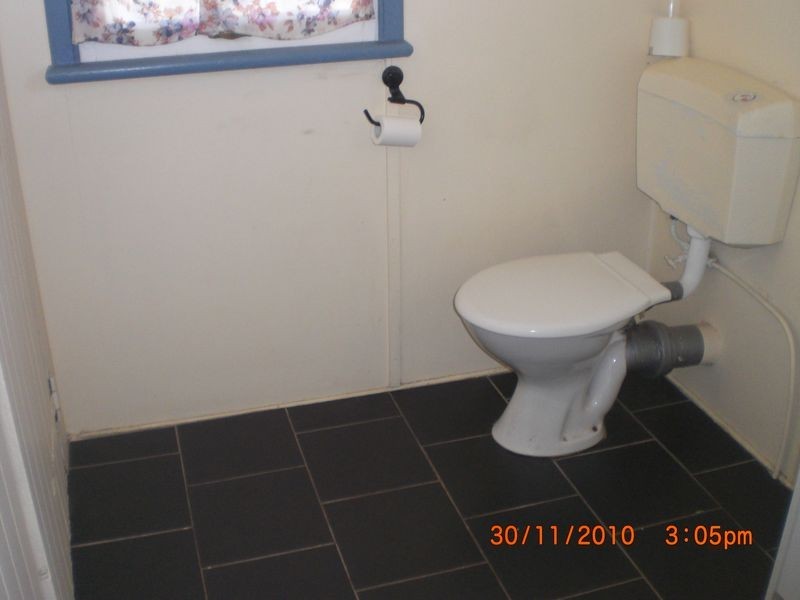 2/136 Jacaranda Street, North Booval QLD 4304