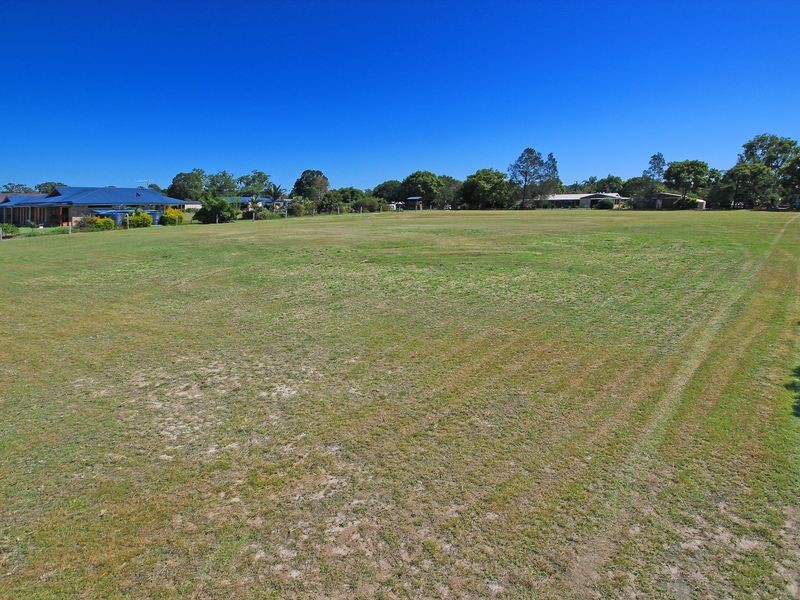 8 Pat Slattery Place, Lowood QLD 4311