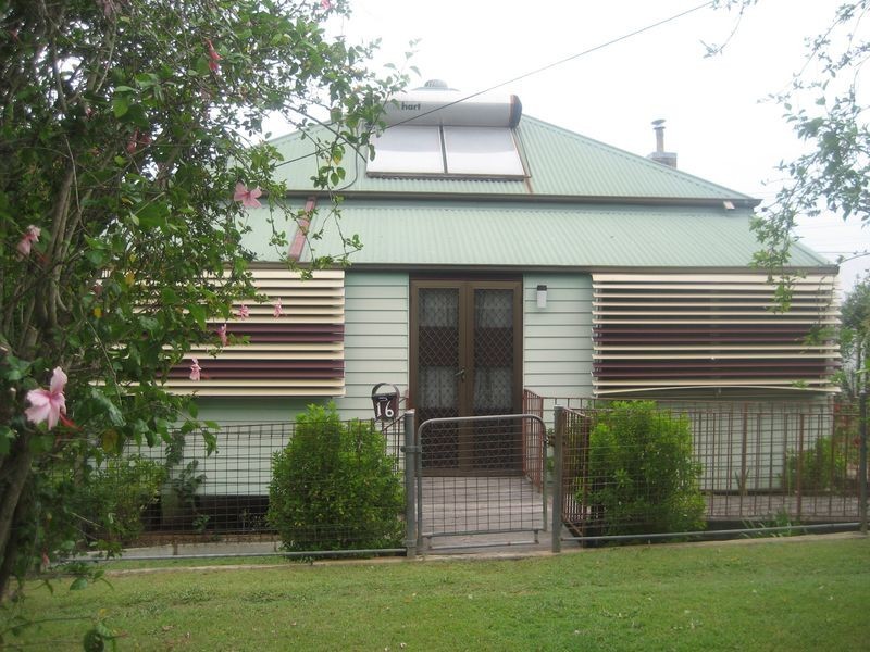 16 McLean Street, North Ipswich QLD 4305