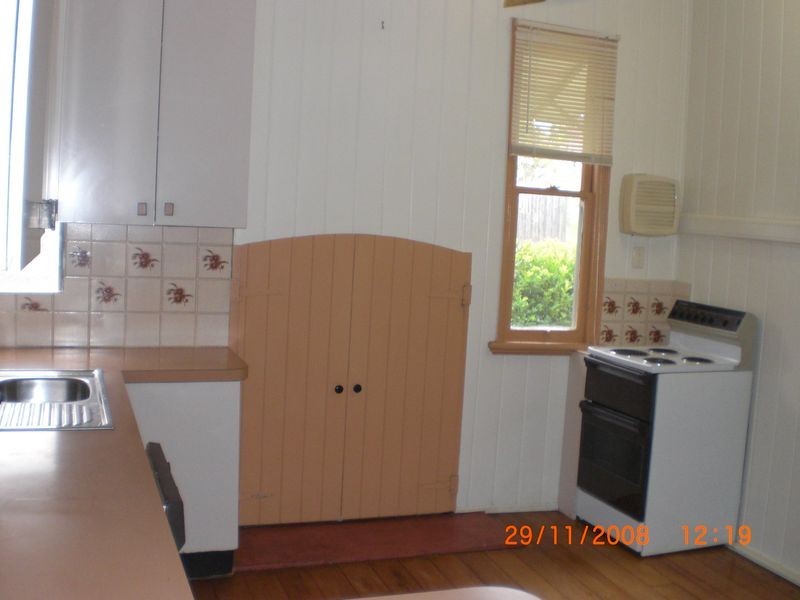 16 McLean Street, North Ipswich QLD 4305