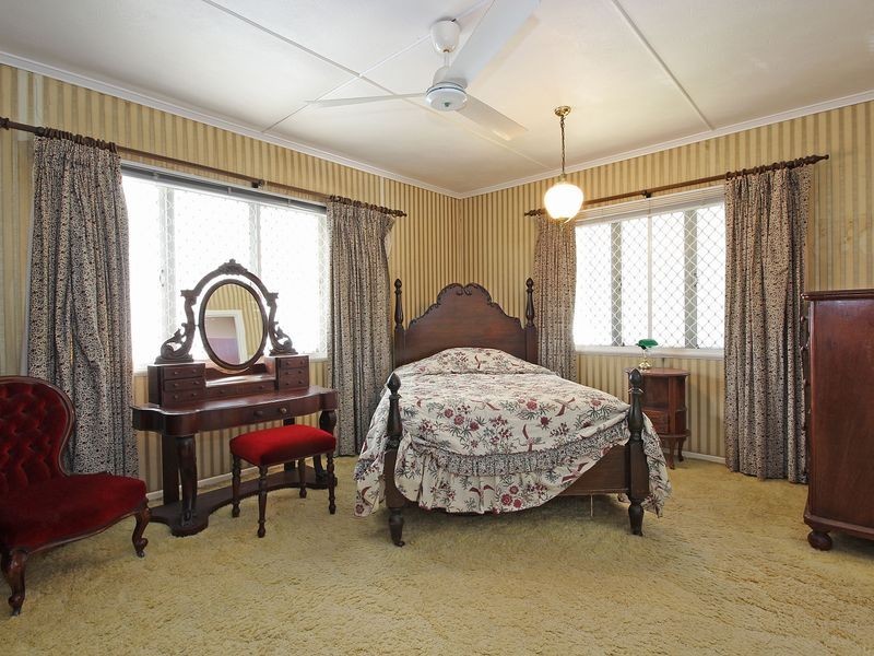 24 Marginson Street, Leichhardt QLD 4305