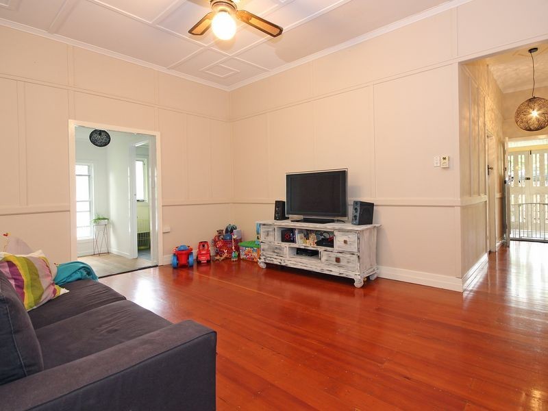 12 Hume Street, Woodend QLD 4305