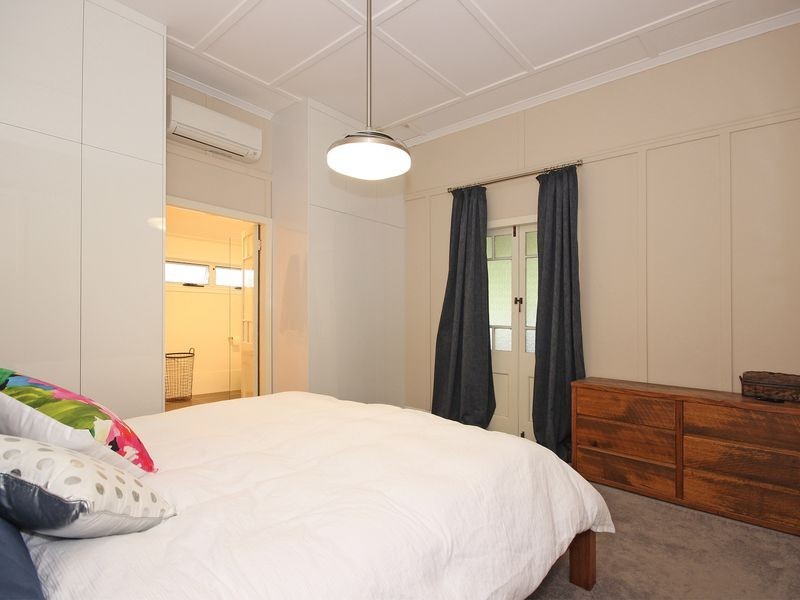 12 Hume Street, Woodend QLD 4305