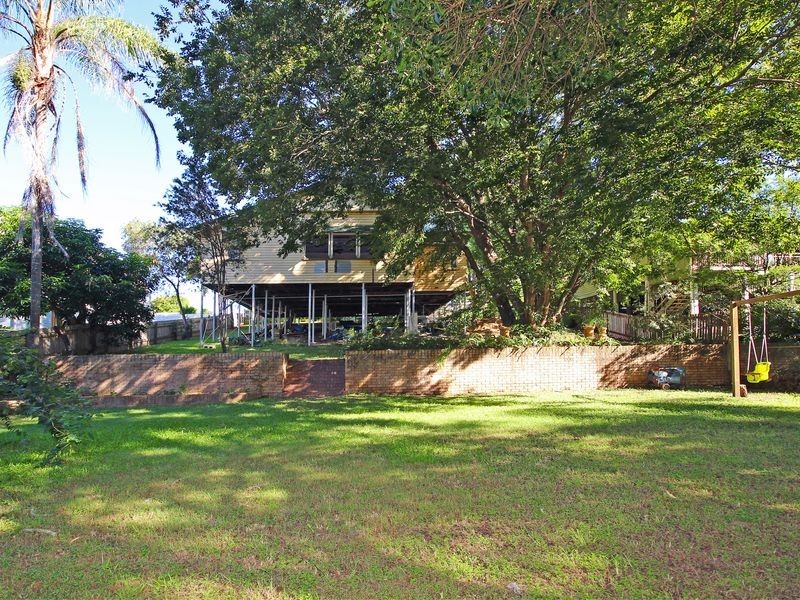 12 Hume Street, Woodend QLD 4305