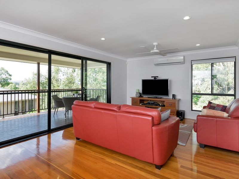 8 Ballow Street, Woodend QLD 4305