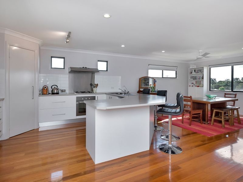 8 Ballow Street, Woodend QLD 4305