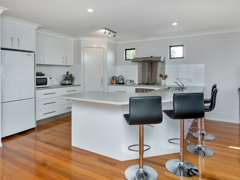 8 Ballow Street, Woodend QLD 4305