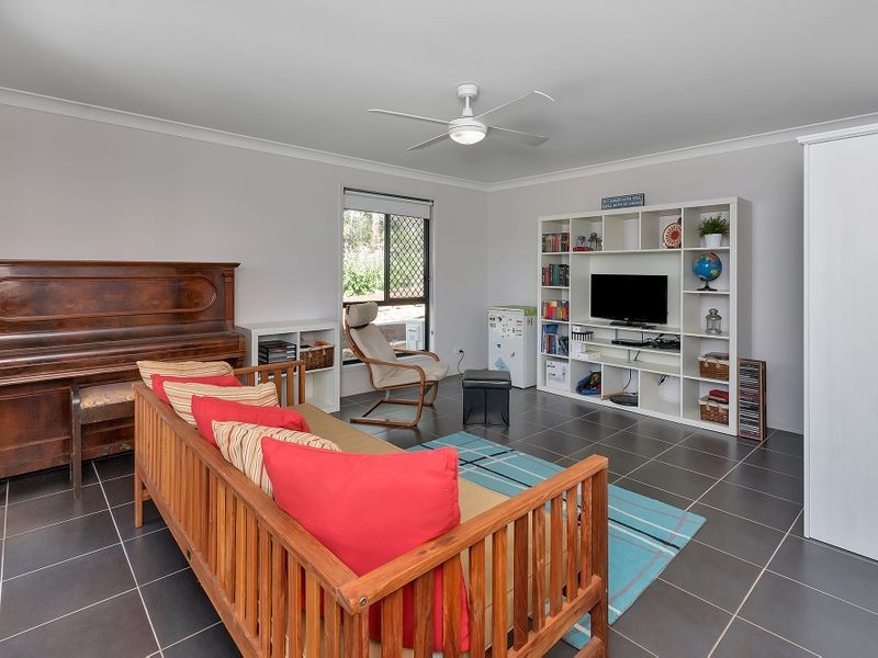 8 Ballow Street, Woodend QLD 4305