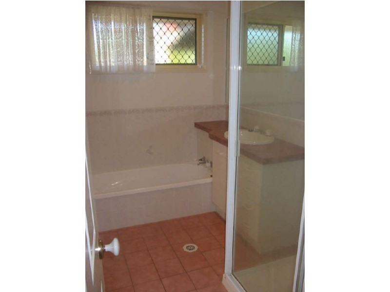 1 Kerners Rd, Yamanto QLD 4305