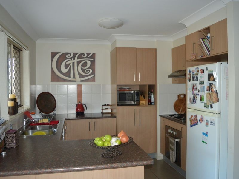 9 Jene Court, Flinders View QLD 4305