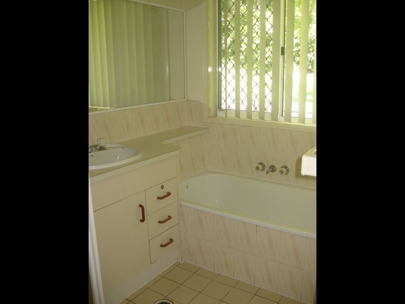 2 Manchester Street, North Ipswich QLD 4305