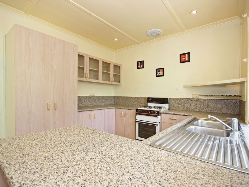 33 MacGregor Street, Woodend QLD 4305