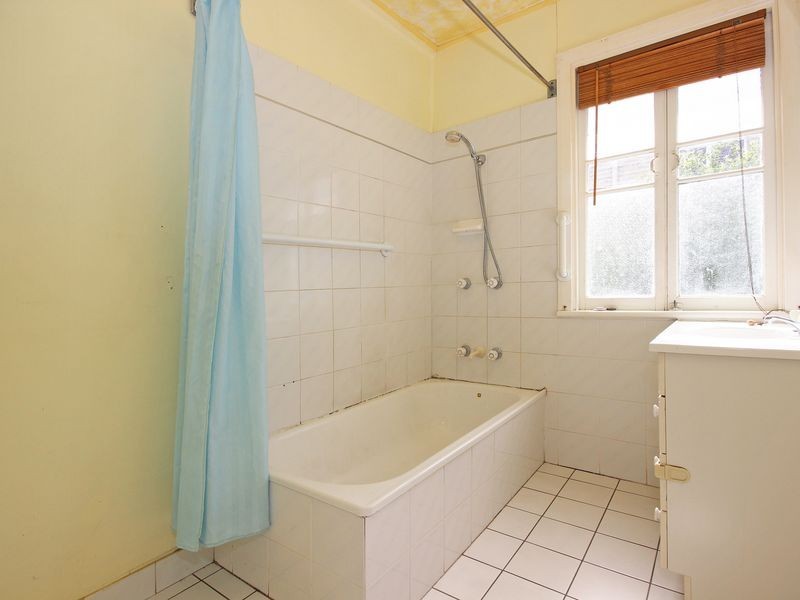 33 MacGregor Street, Woodend QLD 4305