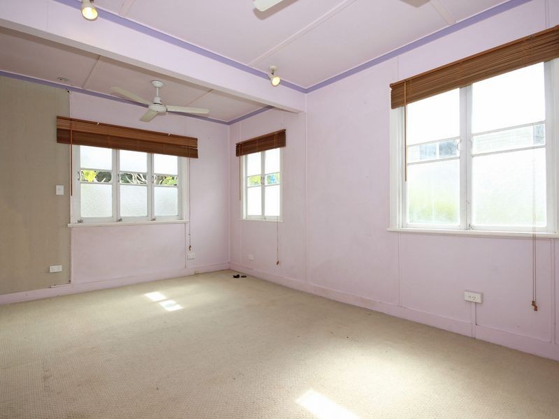 33 MacGregor Street, Woodend QLD 4305