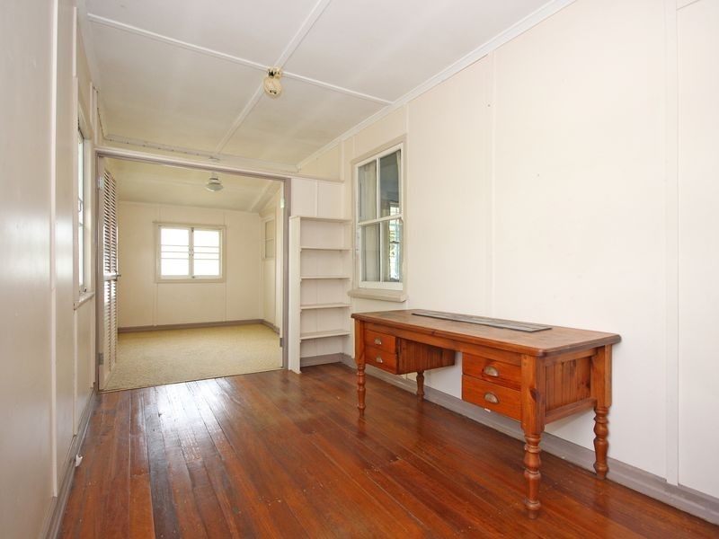 33 MacGregor Street, Woodend QLD 4305