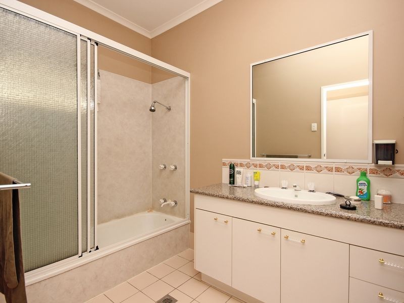 127 Woodend Road, Woodend QLD 4305