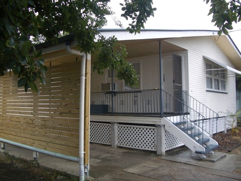 68 Robertson Road, Eastern Heights QLD 4305