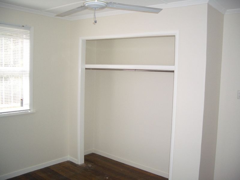 68 Robertson Road, Eastern Heights QLD 4305