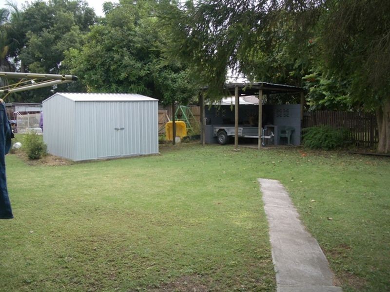 68 Robertson Road, Eastern Heights QLD 4305