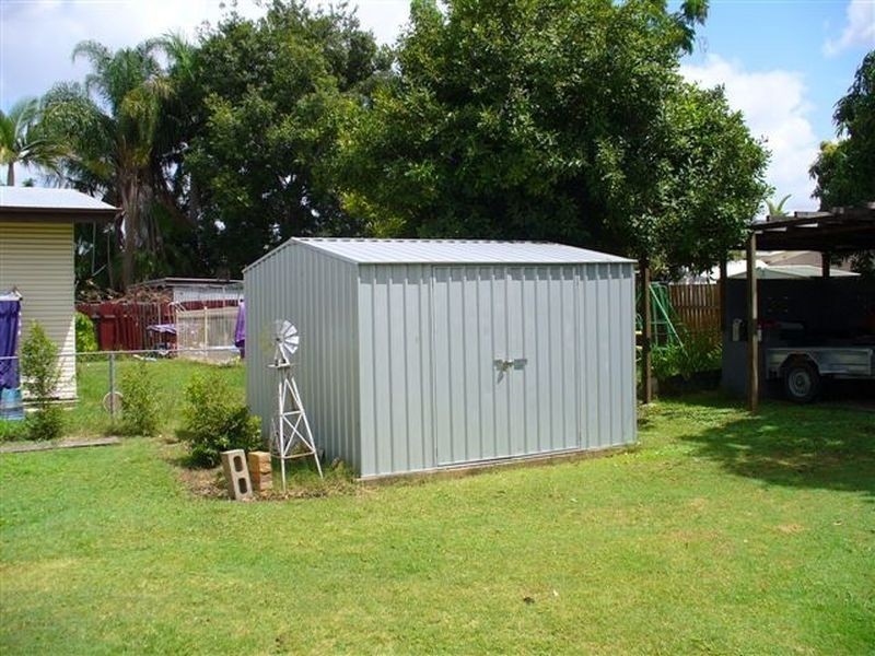 68 Robertson Road, Eastern Heights QLD 4305