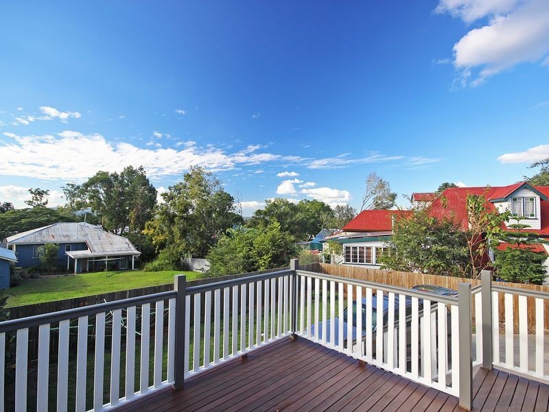 14 Brisbane Road, East Ipswich QLD 4305