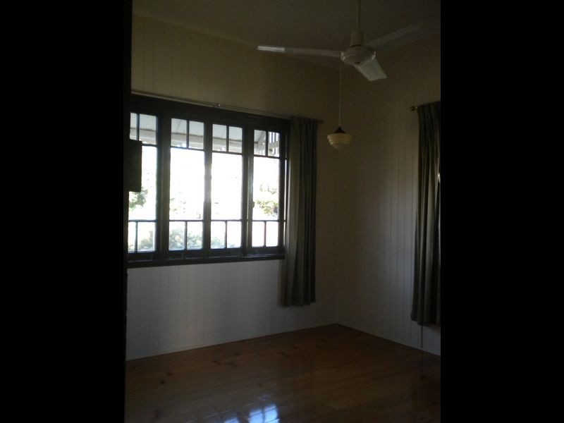 23 Frederick Street, Newtown QLD 4305