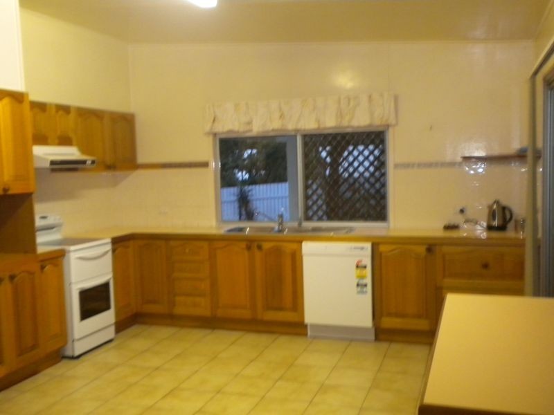 19 Carl Lane, North Ipswich QLD 4305