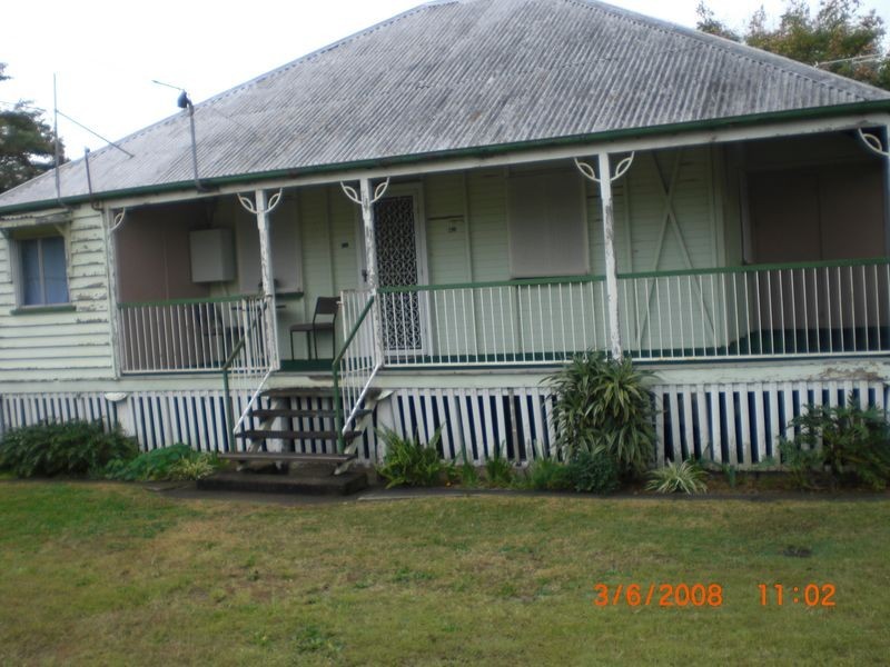 42 Railway Street, Booval QLD 4304