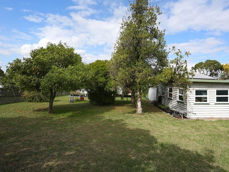 53 Lusitania Street, Newtown QLD 4305