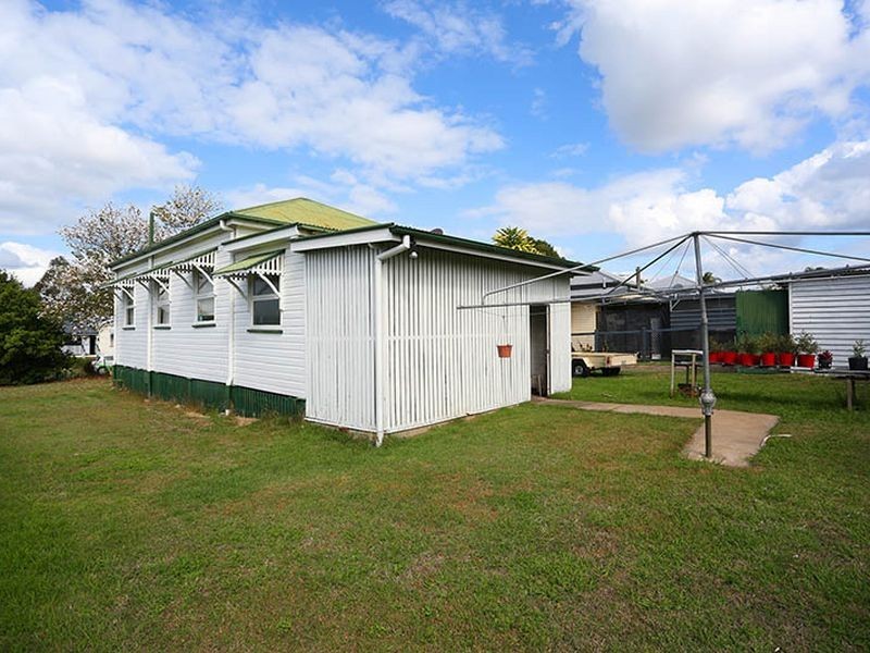 53 Lusitania Street, Newtown QLD 4305