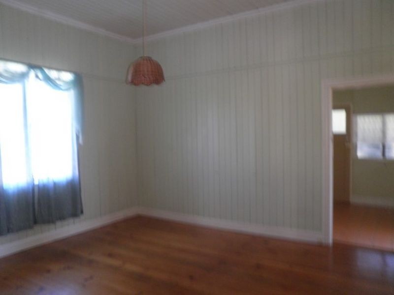 53 Lusitania Street, Newtown QLD 4305