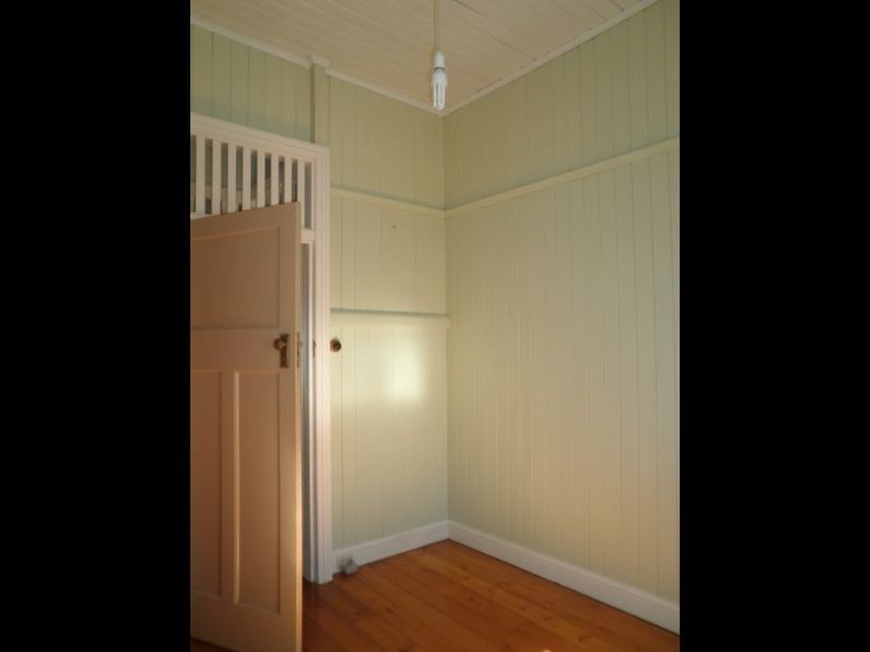 53 Lusitania Street, Newtown QLD 4305