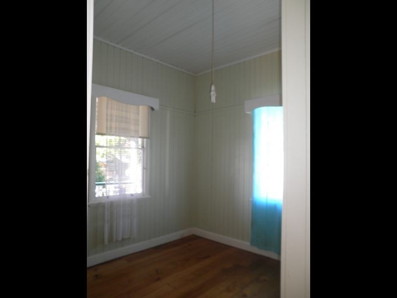 53 Lusitania Street, Newtown QLD 4305