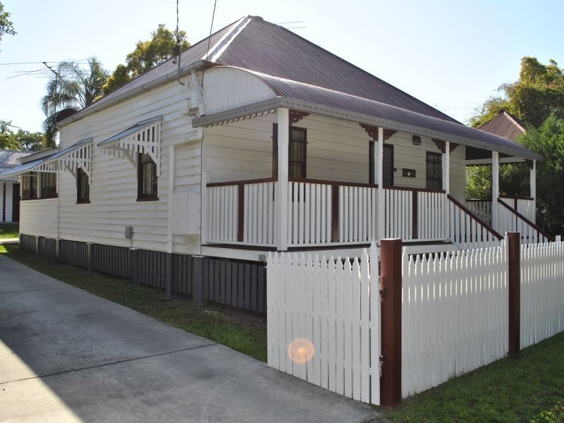 11 Tallon Street, Sadliers Crossing QLD 4305