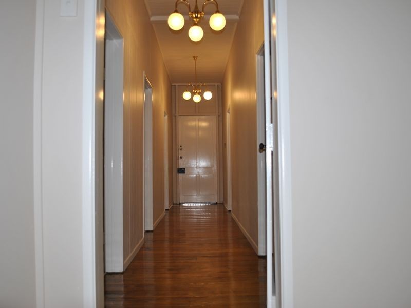 11 Tallon Street, Sadliers Crossing QLD 4305