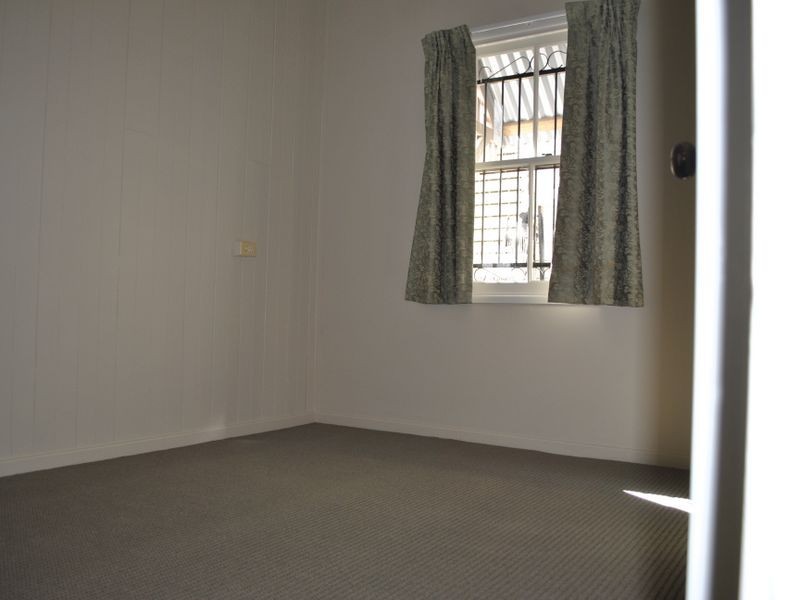 11 Tallon Street, Sadliers Crossing QLD 4305