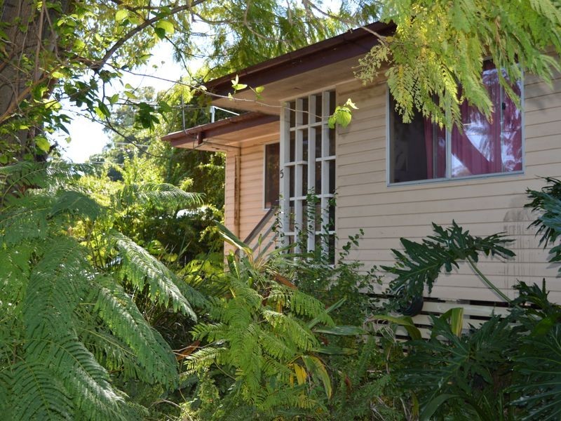 5 Bass Street, Leichhardt QLD 4305