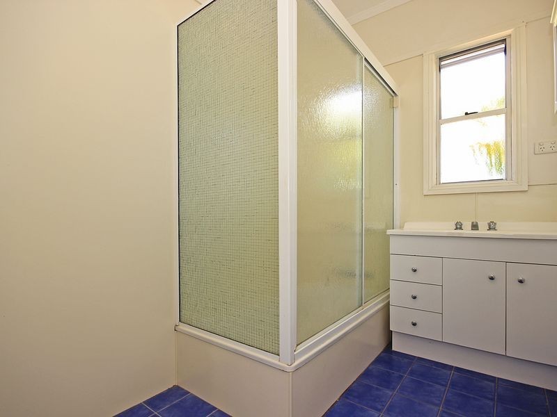 129 Blackall Street, Basin Pocket QLD 4305