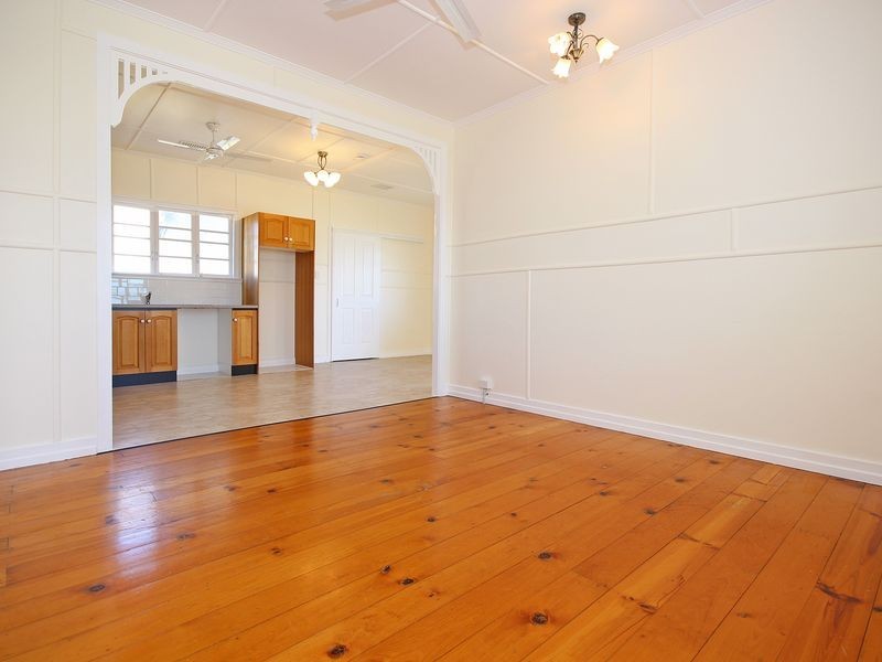 23 Blackstone Road, Eastern Heights QLD 4305