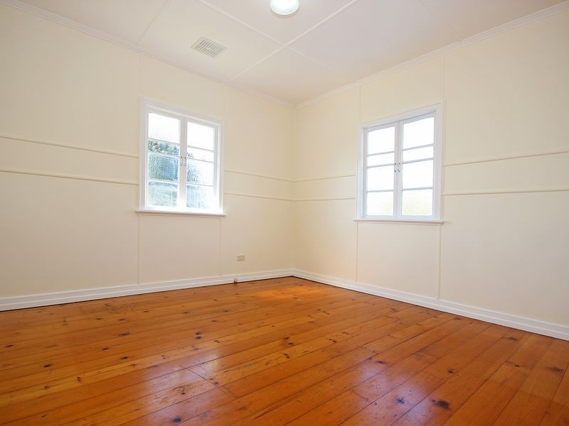 23 Blackstone Road, Eastern Heights QLD 4305