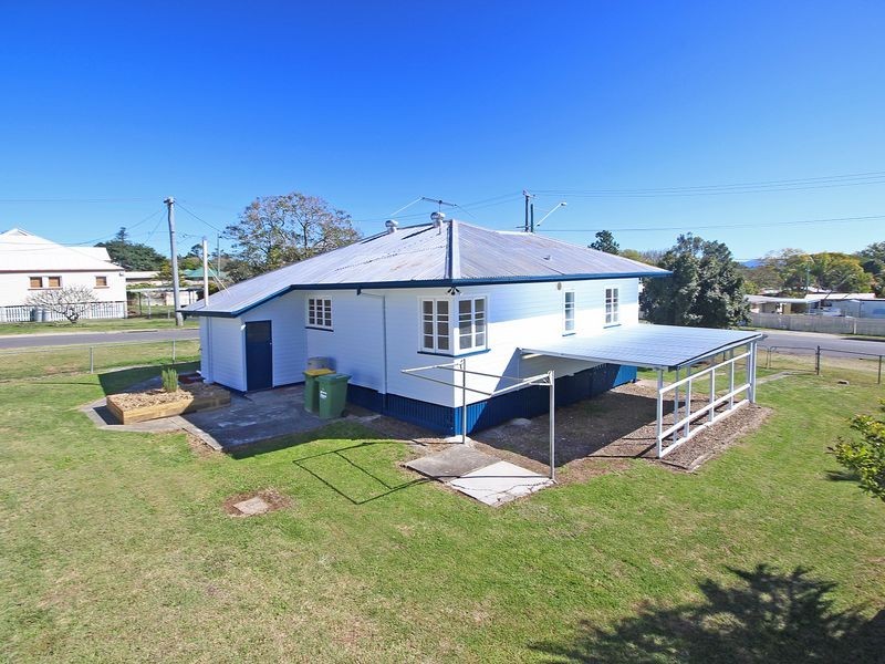 23 Blackstone Road, Eastern Heights QLD 4305