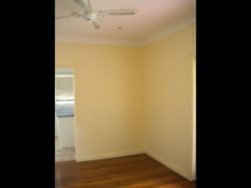 2 George Lane, Newtown QLD 4305