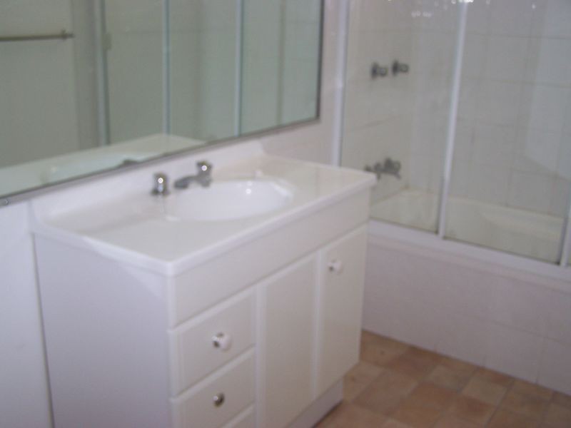 2 George Lane, Newtown QLD 4305