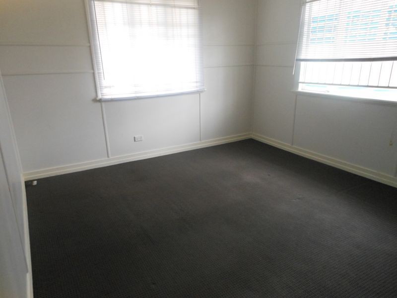 19 Chermside Road, Eastern Heights QLD 4305