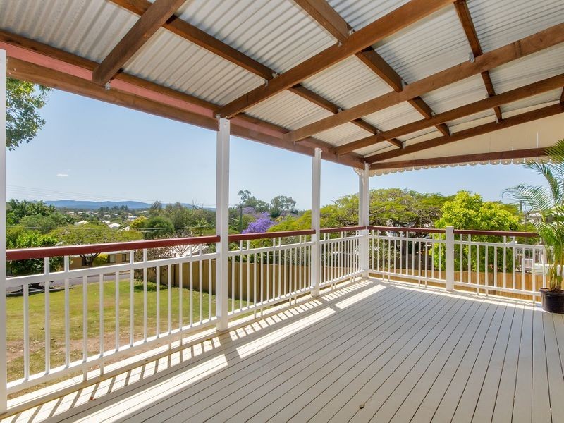 8 Hill Street, North Ipswich QLD 4305