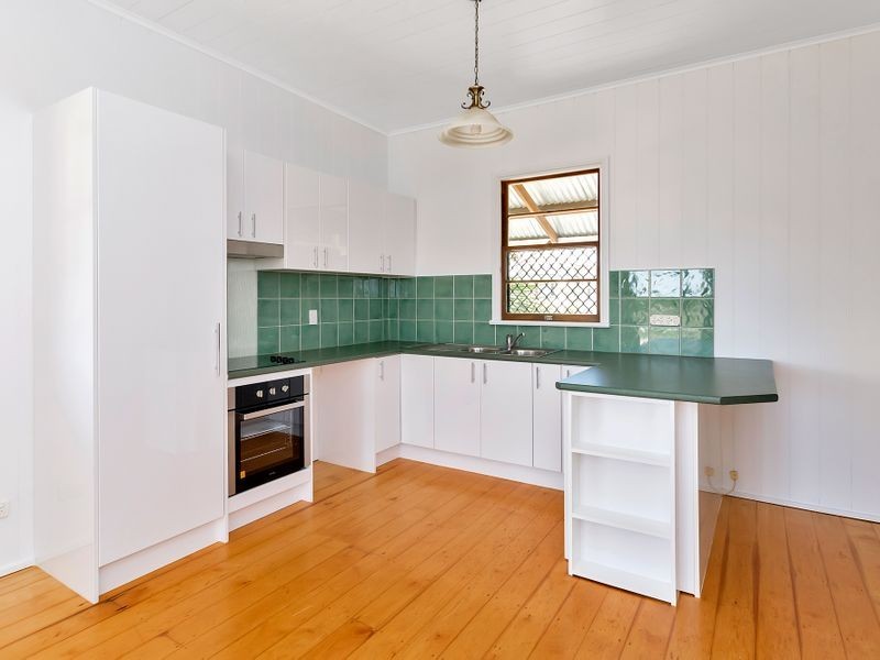 8 Hill Street, North Ipswich QLD 4305