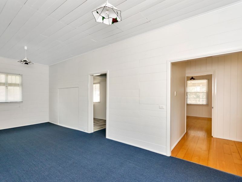 8 Hill Street, North Ipswich QLD 4305