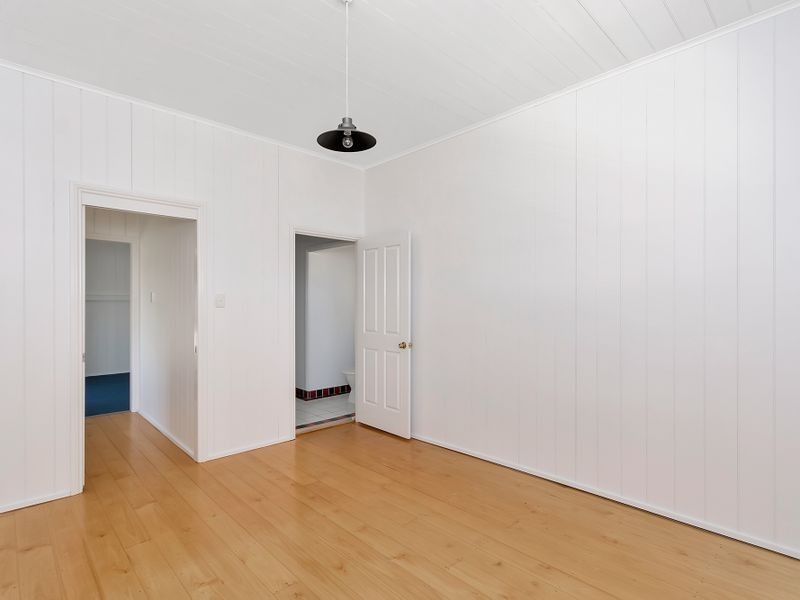 8 Hill Street, North Ipswich QLD 4305