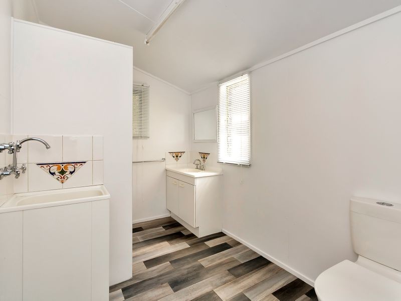 8 Hill Street, North Ipswich QLD 4305