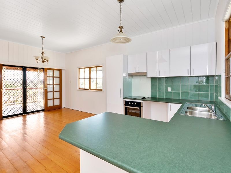 8 Hill Street, North Ipswich QLD 4305